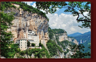 Santuario Madonna della Corona di Brentino Belluno (VR)